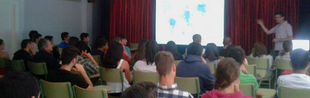 Charla sobre los Derechos Humanos en África en el IES Julio Caro Baroja de Fuenlabrada