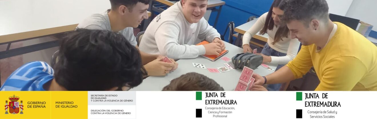 25N: “Papel roto y recompuesto”, la dinámica realizada en el IES San José de Badajoz para luchar contra la violencia de género
