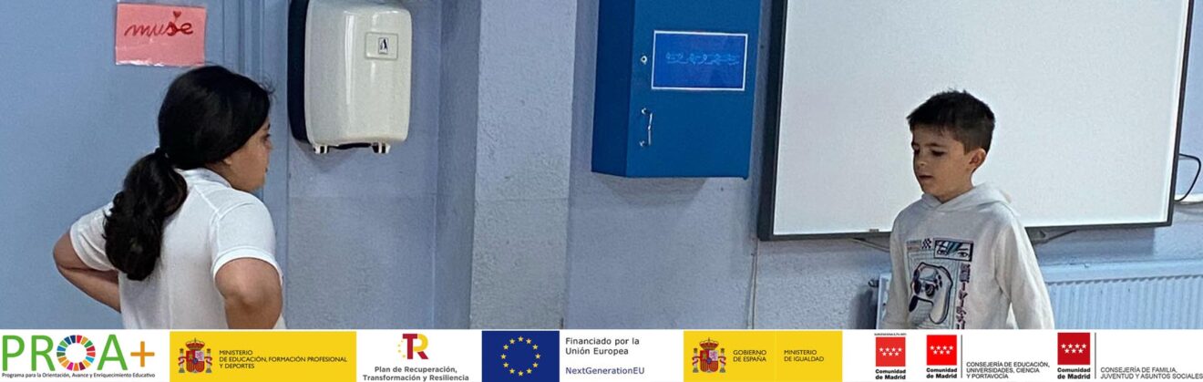 El CEIP Sagrado Corazón de Getafe reflexiona sobre la igualdad de género en el hogar a través del arte escénico
